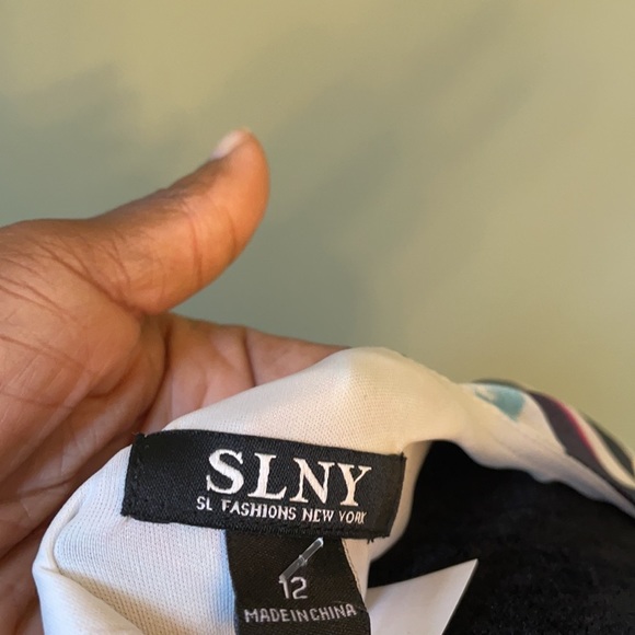 New SLNY Dress - Picture 3 of 3